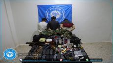 ضبط كمية من الأسلحة والمخدرات وإعتقال عدد من المروجين في مدينة دير الزور Li bajarê Dêrezorê miqdarek çek û madeyên hişbir hat desteserkirin û hejmarek belavkar jî hatin girtin