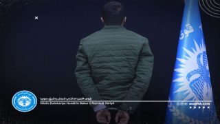 القبض على لص متهم بسرقة محتويات السيارات بالرقةGirtina dizekî ku bi dizîna naverokên otomobîlan li reqayê