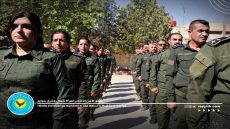 تخريج الدورة الرابعة للضباط في كلية الشهيد تولهلدان تحت اسم “شهداء كوجرات” وترقية رتبة لواء أحد أعضاء القيادة العامّةDewreya 4’emîn a efseran li fakulteya Şehîd Tolhildan li ser navê “Şehîdên Koçeratê” hat bidawîkirin û endamekî Fermandariya Giştî peyaya Serdar pêşxistin